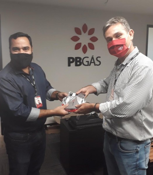 entrega das mascaras